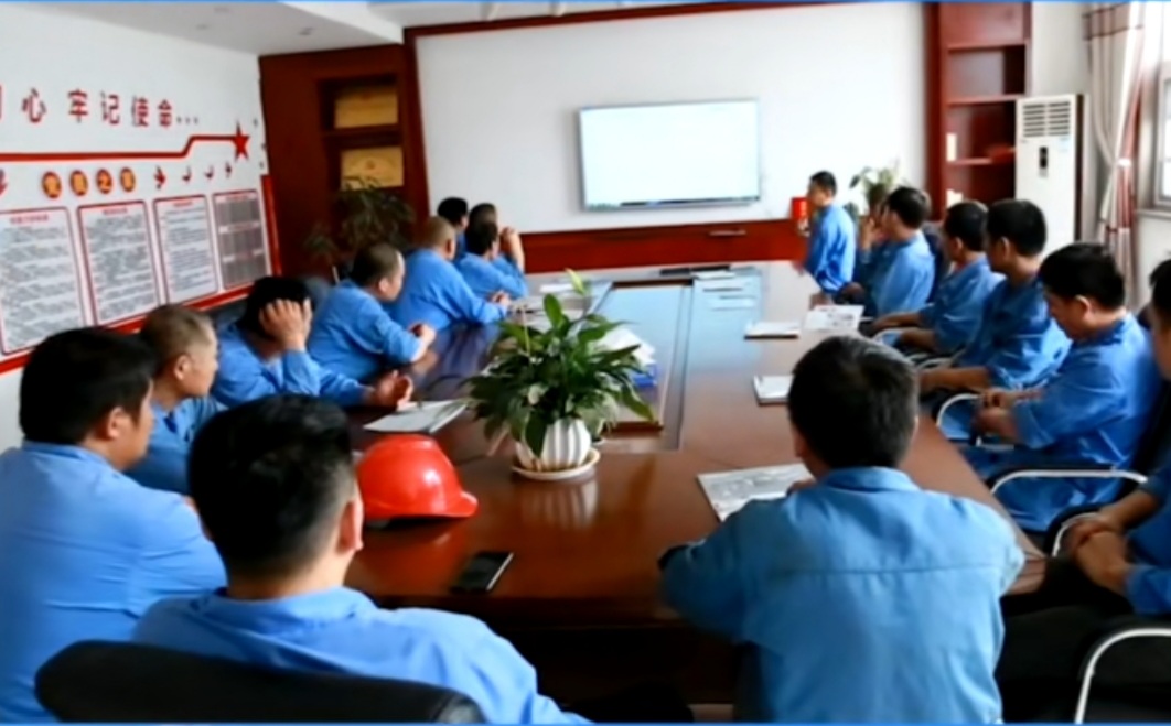 東岳機械生產(chǎn)運營(yíng)中心組織開(kāi)展焊接實(shí)操分享會(huì )